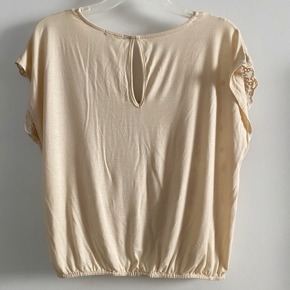 Gimmicks by BKE lace-up mesh embroidered top, cream - Picture 4 of 10